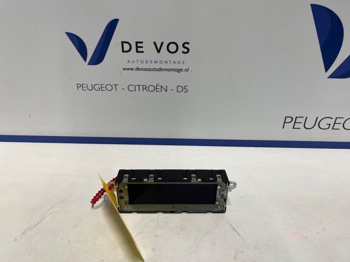 Gebruikte Display Interieur Peugeot Expert (V1/VA/VB/VE/VF/VT/VY) Prijs € 135,00 Margeregeling aangeboden door De Vos Onderdelen