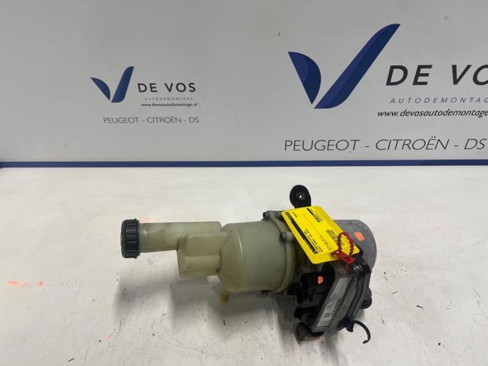 Gebruikte Servopomp Peugeot Expert (V1/VA/VB/VE/VF/VT/VY) Prijs € 650,00 Margeregeling aangeboden door De Vos Onderdelen