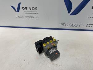 Gebruikte ABS Pomp Peugeot Expert (V1/VA/VB/VE/VF/VT/VY) 2.0 Blue HDi 150 16V Prijs € 350,00 Margeregeling aangeboden door De Vos Onderdelen