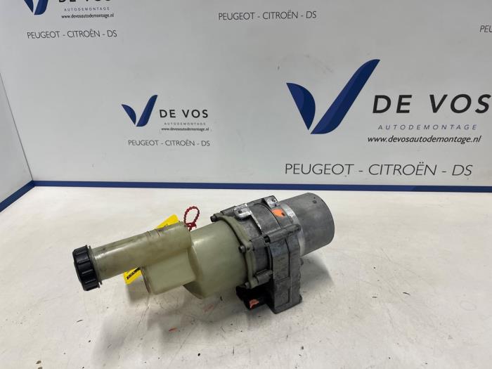 Gebruikte Servopomp Peugeot Expert (V1/VA/VB/VE/VF/VT/VY) 2.0 Blue HDi 150 16V Prijs € 650,00 Margeregeling aangeboden door De Vos Onderdelen