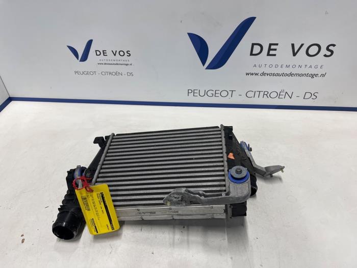 Gebruikte Intercooler Peugeot Expert (V1/VA/VB/VE/VF/VT/VY) 2.0 Blue HDi 150 16V Prijs € 250,00 Margeregeling aangeboden door De Vos Onderdelen