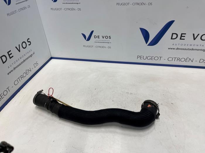 Gebruikte Intercooler Slang Peugeot Expert (V1/VA/VB/VE/VF/VT/VY) 2.0 Blue HDi 150 16V Prijs € 60,00 Margeregeling aangeboden door De Vos Onderdelen