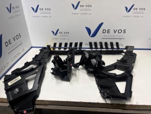 Gebruikte Bumperframe achter Peugeot 3008 III 1.2 12V Hybrid 136 Prijs € 250,00 Margeregeling aangeboden door De Vos Onderdelen