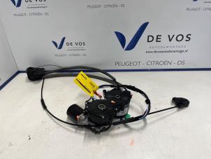 Gebruikte Schuifdeur motor links Peugeot Expert Prijs € 550,00 Margeregeling aangeboden door De Vos Onderdelen