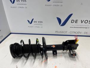 Gebruikte Mac Phersonpoot links-voor DS Automobiles DS 4 1.2 12V Hybrid 136 Prijs € 250,00 Margeregeling aangeboden door De Vos Onderdelen