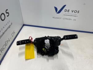 Gebruikte Combischakelaar Stuurkolom Peugeot 3008 III 1.2 12V Hybrid 136 Prijs € 160,00 Margeregeling aangeboden door De Vos Onderdelen