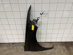 Gebruikte Scherm rechts-voor DS Automobiles DS 4 1.2 12V Hybrid 136 Prijs € 225,00 Margeregeling aangeboden door De Vos Onderdelen