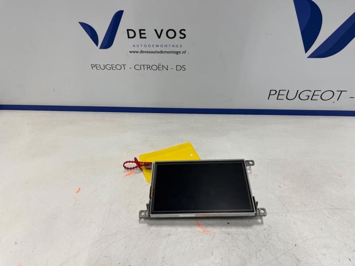 Gebruikte Display Interieur Opel Vivaro 2.0 Diesel 145 Prijs € 350,00 Margeregeling aangeboden door De Vos Onderdelen