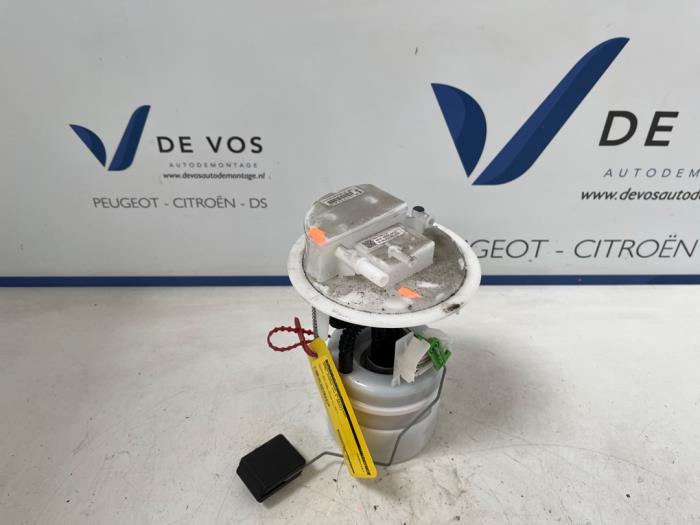 Gebruikte Tank element Pomp Opel Corsa F (UB/UH/UP) 1.2 Turbo 12V 100 Prijs € 135,00 Margeregeling aangeboden door De Vos Onderdelen