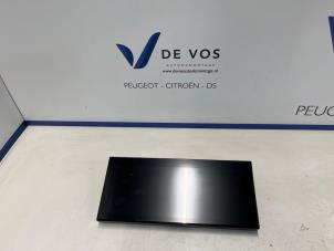 Gebruikte Display Interieur Peugeot 508 (F3/FB/FH/FP) 1.6 16V Hybrid 225 Prijs € 300,00 Margeregeling aangeboden door De Vos Onderdelen