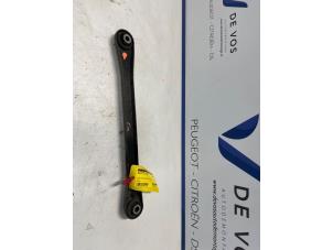 Gebruikte Reactiestang links-achter Peugeot 508 (F3/FB/FH/FP) 1.6 16V Hybrid 225 Prijs € 35,00 Margeregeling aangeboden door De Vos Onderdelen