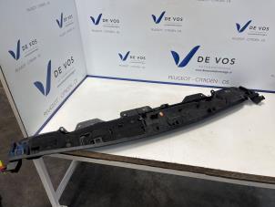 Gebruikte Paravan Peugeot 3008 III 1.2 12V Hybrid 136 Prijs € 60,00 Margeregeling aangeboden door De Vos Onderdelen