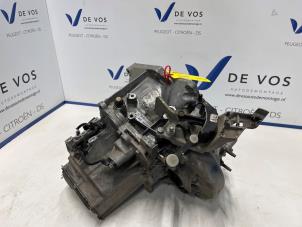 Gebruikte Versnellingsbak Opel Crossland (X) 1.2 Turbo 12V Prijs € 950,00 Margeregeling aangeboden door De Vos Onderdelen