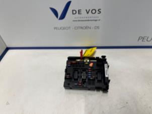 Gebruikte Zekeringkast Peugeot 206 CC (2D) 1.6 16V Prijs € 70,00 Margeregeling aangeboden door De Vos Onderdelen