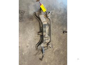 Gebruikte Subframe Peugeot 108 1.2 VTi 12V Prijs € 135,00 Margeregeling aangeboden door De Vos Onderdelen