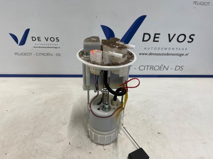 Gebruikte Tank element Pomp Peugeot 108 1.2 VTi 12V Prijs € 55,00 Margeregeling aangeboden door De Vos Onderdelen