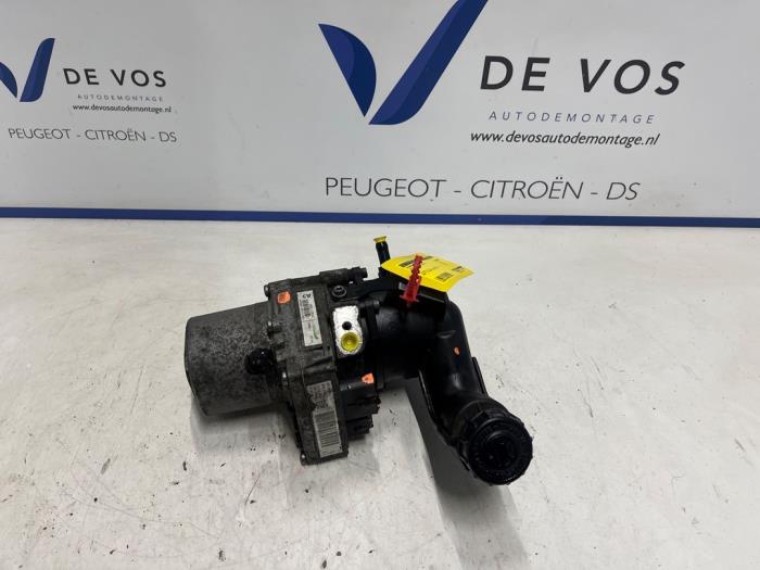 Gebruikte Servopomp Peugeot 508 SW (8E/8U) 2.0 BlueHDi 150 16V Prijs € 250,00 Margeregeling aangeboden door De Vos Onderdelen