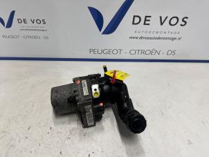 Gebruikte Pomp Servo Peugeot 508 SW (8E/8U) 2.0 BlueHDi 150 16V Prijs € 250,00 Margeregeling aangeboden door De Vos Onderdelen