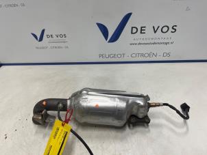 Gebruikte Katalysator Peugeot 208 II (UB/UH/UP) 1.2 Vti 12V PureTech 75 Prijs € 550,00 Margeregeling aangeboden door De Vos Onderdelen