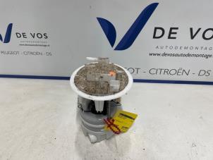 Gebruikte Tank element Pomp Peugeot 208 II (UB/UH/UP) 1.2 Vti 12V PureTech 75 Prijs € 160,00 Margeregeling aangeboden door De Vos Onderdelen