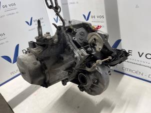 Gebruikte Versnellingsbak Peugeot Partner (GC/GF/GG/GJ/GK) 1.6 HDI 90 Prijs € 450,00 Margeregeling aangeboden door De Vos Onderdelen