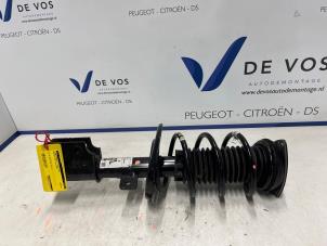 Gebruikte Mac Phersonpoot links-voor Peugeot 308 (F3/FB/FH/FM/FP) 1.2 PureTech Hybrid 136 Prijs € 70,00 Margeregeling aangeboden door De Vos Onderdelen