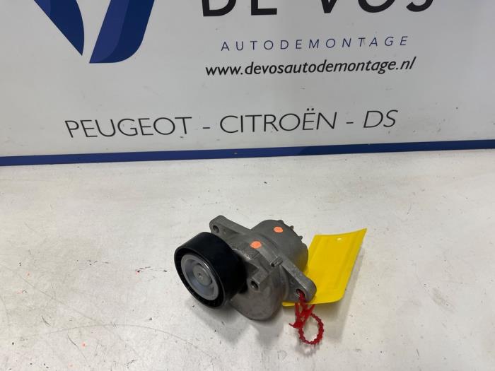 Gebruikte Spanrol Multiriem Peugeot Expert (V1/VA/VB/VE/VF/VT/VY) 2.0 Blue HDi 145 16V Prijs € 90,00 Margeregeling aangeboden door De Vos Onderdelen