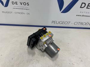 Gebruikte ABS Pomp Peugeot Expert (V1/VA/VB/VE/VF/VT/VY) 2.0 Blue HDi 145 16V Prijs € 450,00 Margeregeling aangeboden door De Vos Onderdelen