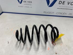 Gebruikte Veerschroef achter Peugeot Expert (V1/VA/VB/VE/VF/VT/VY) 2.0 Blue HDi 145 16V Prijs € 80,00 Margeregeling aangeboden door De Vos Onderdelen