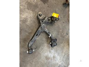 Gebruikte Draagarm links-achter Peugeot Expert (V1/VA/VB/VE/VF/VT/VY) 2.0 Blue HDi 145 16V Prijs € 250,00 Margeregeling aangeboden door De Vos Onderdelen