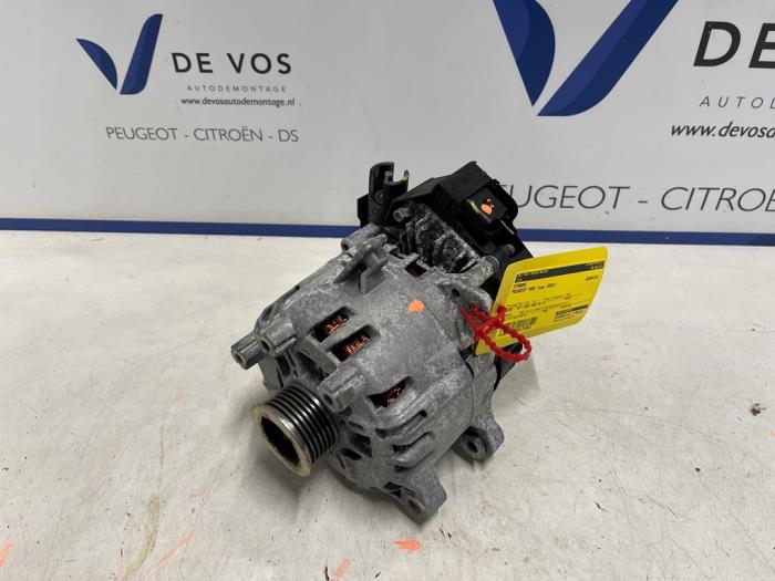 Gebruikte Dynamo Peugeot 408 1.6 16V HYbrid 225 Prijs € 450,00 Margeregeling aangeboden door De Vos Onderdelen