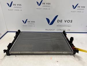 Gebruikte Radiateur Peugeot 408 1.6 16V HYbrid 225 Prijs € 100,00 Margeregeling aangeboden door De Vos Onderdelen