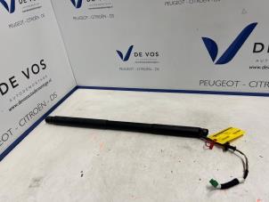 Gebruikte Kofferdekseldemper links-achter Peugeot 408 1.6 16V HYbrid 225 Prijs € 115,00 Margeregeling aangeboden door De Vos Onderdelen