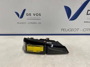 Gebruikte Achterlicht rechts Peugeot 408 1.6 16V HYbrid 225 Prijs € 115,00 Margeregeling aangeboden door De Vos Onderdelen