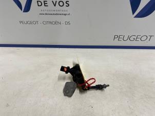 Gebruikte Sensor (overige) Peugeot 408 1.6 16V HYbrid 225 Prijs € 25,00 Margeregeling aangeboden door De Vos Onderdelen