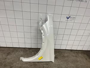 Gebruikte Scherm links-voor Peugeot 408 1.6 16V HYbrid 225 Prijs € 150,00 Margeregeling aangeboden door De Vos Onderdelen