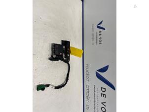 Gebruikte ACC Sensor (afstand) Citroen C4 Berline (BA/BB/BC) ë-C4 54 kWh Prijs € 250,00 Margeregeling aangeboden door De Vos Onderdelen