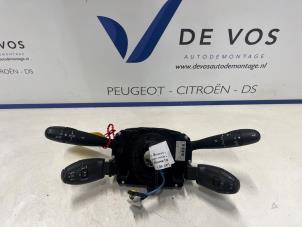 Gebruikte Combischakelaar Stuurkolom Peugeot 207 SW (WE/WU) 1.6 16V VTRi Prijs € 90,00 Margeregeling aangeboden door De Vos Onderdelen