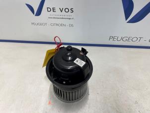 Gebruikte Chaufage Ventilatiemotor Citroen C4 Berline (BA/BB/BC) 1.2 PureTech 130 12V Prijs € 200,00 Margeregeling aangeboden door De Vos Onderdelen