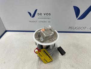 Gebruikte Tank element Pomp Peugeot 208 II (UB/UH/UP) 1.2 Vti 12V PureTech 75 Prijs € 160,00 Margeregeling aangeboden door De Vos Onderdelen