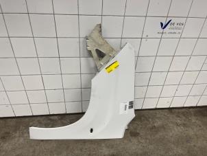 Gebruikte Scherm links-voor Peugeot Partner (EA//EF/EN/EU) Prijs € 135,00 Margeregeling aangeboden door De Vos Onderdelen