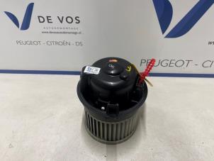 Gebruikte Kachel Ventilatiemotor Citroen C4 Berline (BA/BB/BC) 1.2 PureTech 130 12V Prijs € 200,00 Margeregeling aangeboden door De Vos Onderdelen