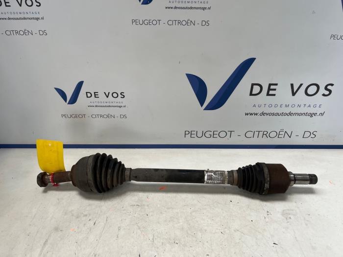 Gebruikte Steekas links-voor Opel Vivaro 1.5 CDTI 102 Prijs € 200,00 Margeregeling aangeboden door De Vos Onderdelen