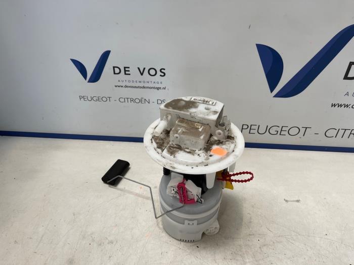 Gebruikte Tank element Pomp Citroen C4 Berline (BA/BB/BC) 1.2 PureTech 130 12V Prijs € 180,00 Margeregeling aangeboden door De Vos Onderdelen