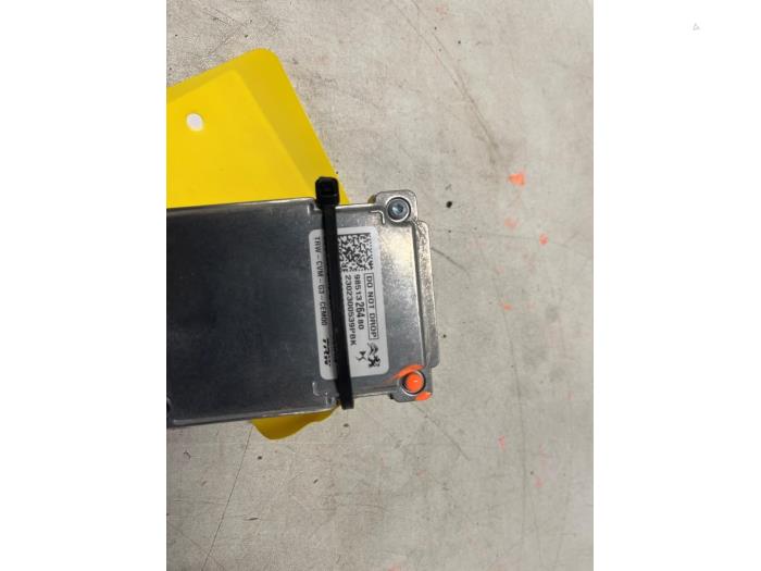 Camera voorzijde van een Opel Mokka 1.2 Turbo 12V 2023