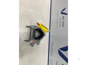 Gebruikte Motorsteun Citroen C4 X (BD/BE/BF) ë-C4 X 54 kWh Prijs € 90,00 Margeregeling aangeboden door De Vos Onderdelen