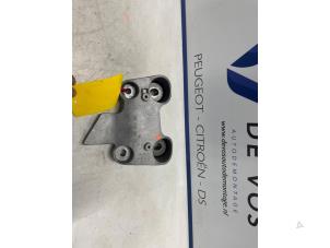 Gebruikte Motorsteun Citroen C4 X (BD/BE/BF) ë-C4 X 54 kWh Prijs € 60,00 Margeregeling aangeboden door De Vos Onderdelen