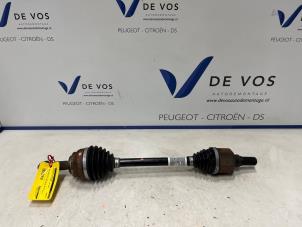 Gebruikte Aandrijfas links-voor DS Automobiles DS 7 1.6 16V E-Tense 225 Prijs € 275,00 Margeregeling aangeboden door De Vos Onderdelen