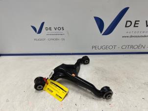 Gebruikte Draagarm links-achter DS Automobiles DS 7 1.6 16V E-Tense 225 Prijs € 115,00 Margeregeling aangeboden door De Vos Onderdelen