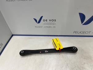Gebruikte Reactiestang links-achter DS Automobiles DS 7 1.6 16V E-Tense 225 Prijs € 35,00 Margeregeling aangeboden door De Vos Onderdelen